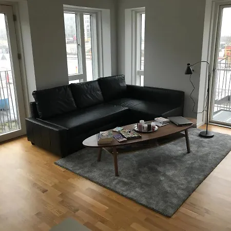 Single In Shared With Single Bed København